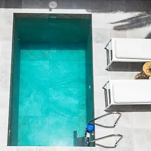 Ada Villa